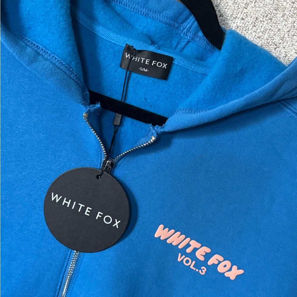 WHITE FOX Offstage Zip Front Hoodie, size S/M. NWT. - Picture 3 of 5